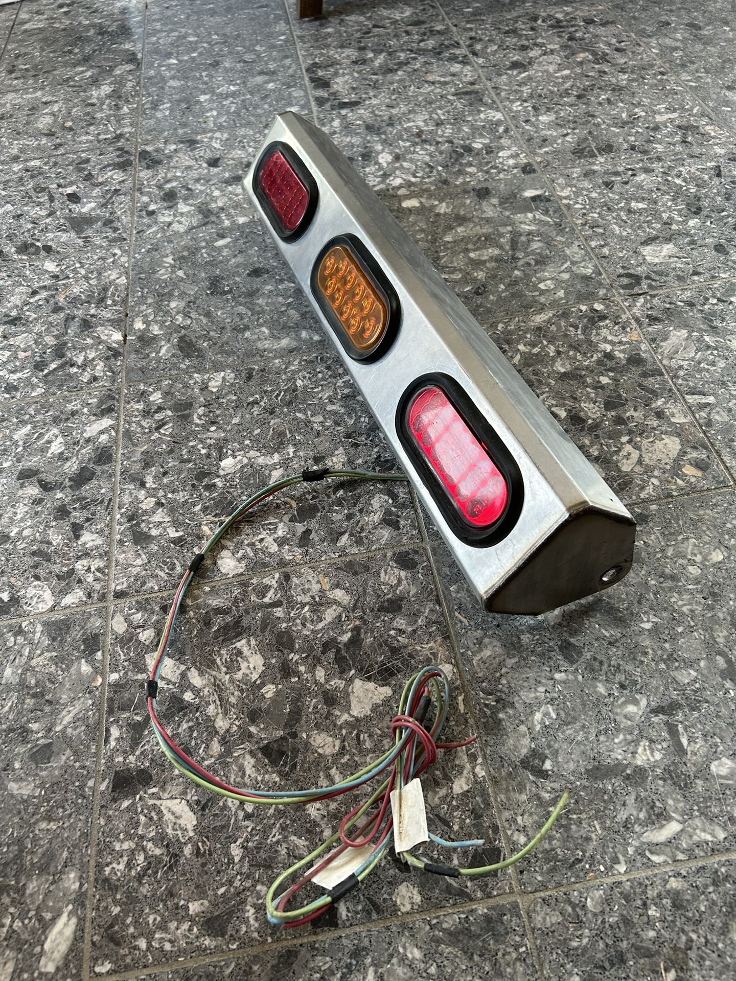 Kar Tek Tail Light Bar