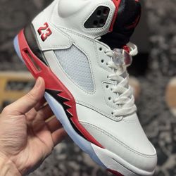 Jordan 5 Retro ”Fire Red Black Tongue 