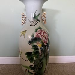 Antique Chinese Porcelain Vase
