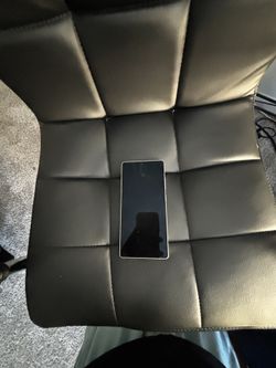 Samsung S25 Ultra ( SIM LOCKED)