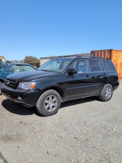 Toyota Highlander SUV Black