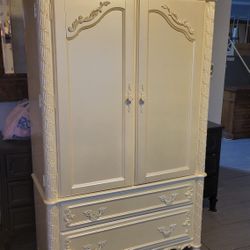 BEAUTIFUL PEARL COLOR ARMOIRE