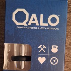 (SB - 2)   QALO WOMEN'S SILICONE RING SIZE 7 BLACK 