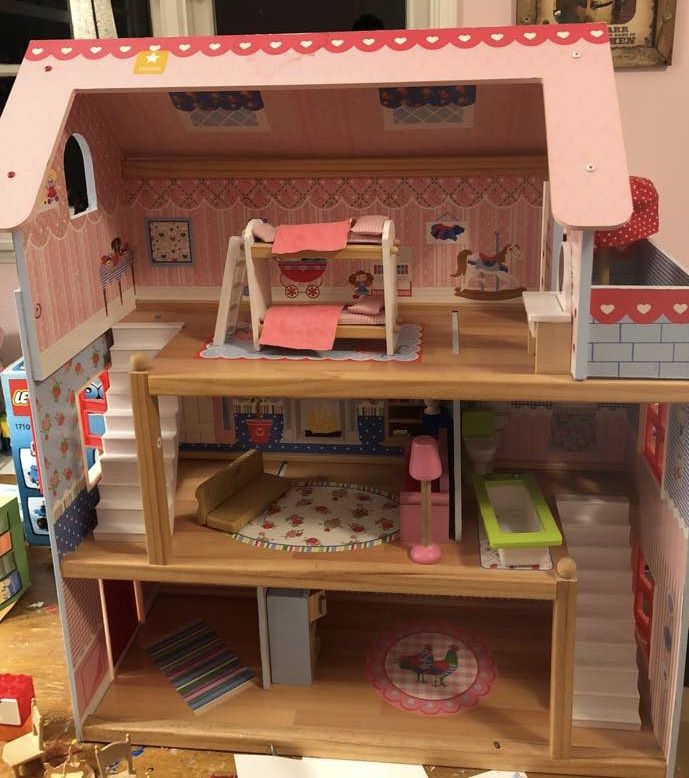 Kids toy(doll house, picnic basket and play-doh)