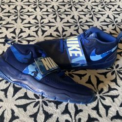 Boy Nike Shoes Size 6Y