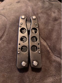 Smith & Wesson pocket tool