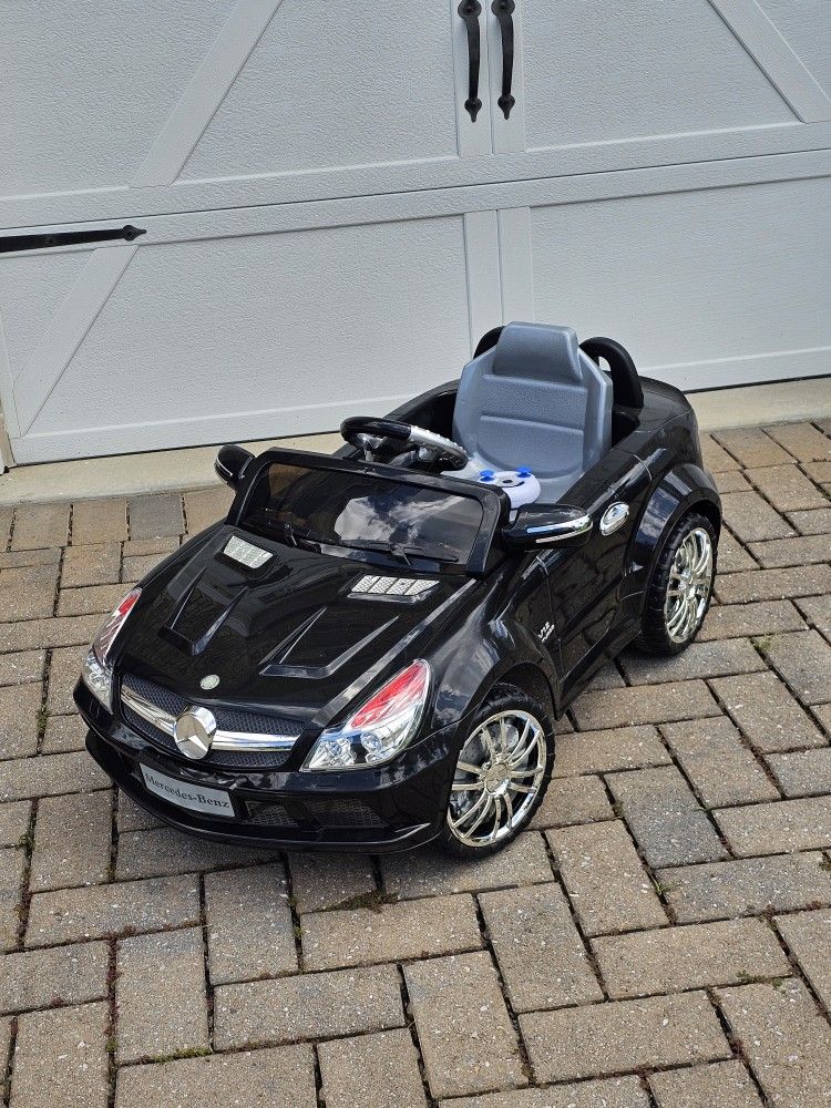 Mercedes AMG V12 Kids Ride On w/ Remote Control (Needs New Battery)