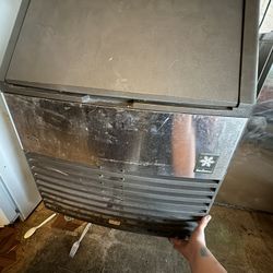 Manitowoc Ice Maker (see Description)