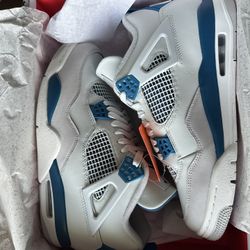 Air Jordan 4 Military Blue