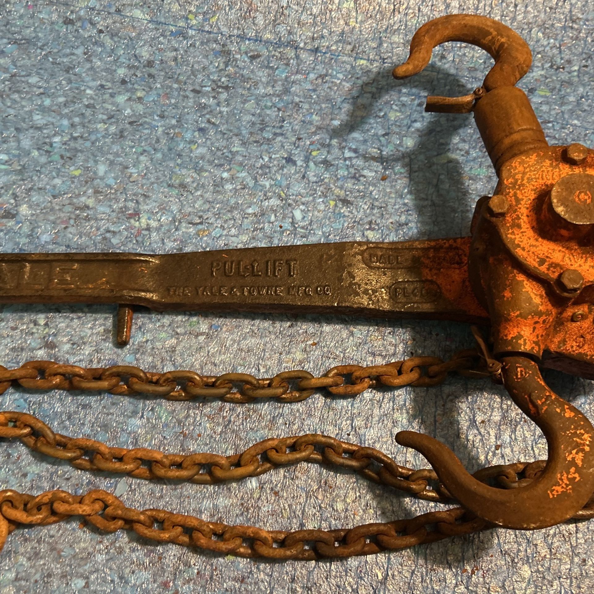 Yale Ratchet Hoist