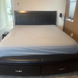 3piece Cal King Bedroom Set