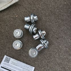 GENUINE TOYOTA / LEXUS WHEEL LOCK SET PT0