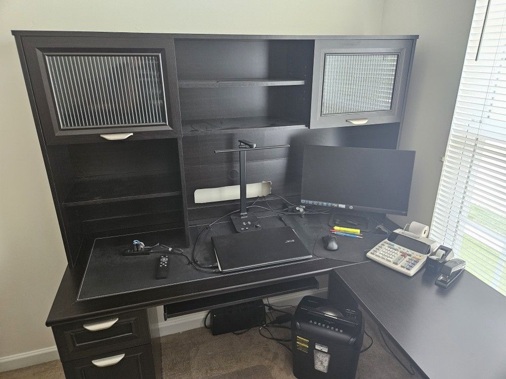 Magellan L Shaped Desk With Hutch