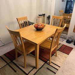 Dining Room Table And 4 Chairs 