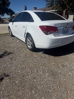 Chevrolet Cruze White 4-Door Sedan