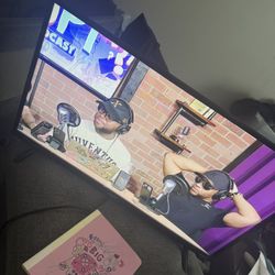 Small  Roku Tv $25
