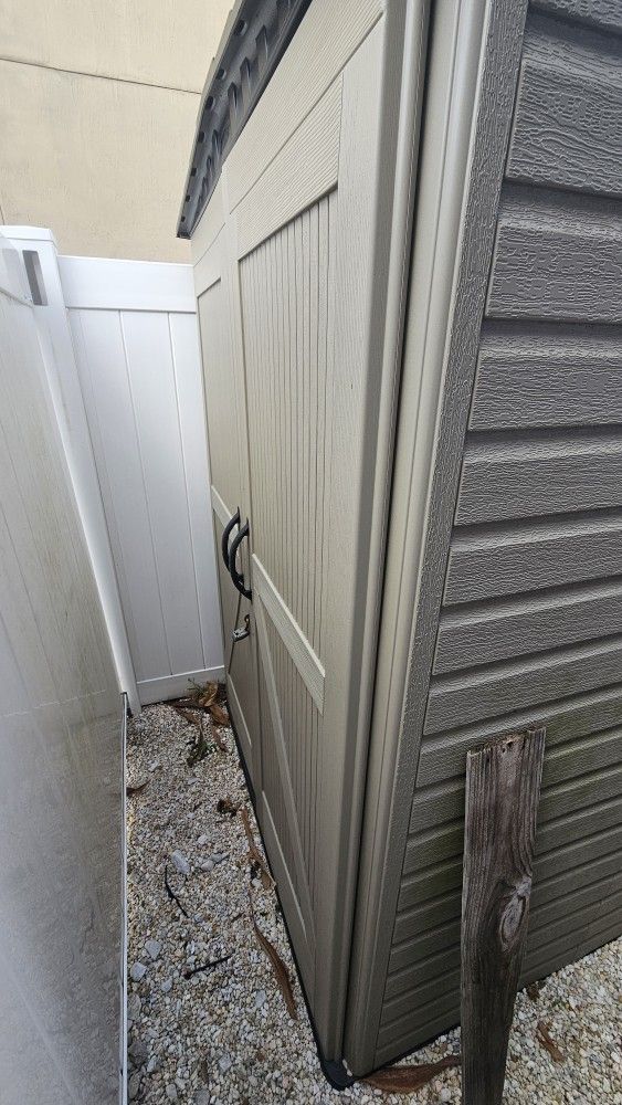 6x4x6 Rubbermaid Utility Shed