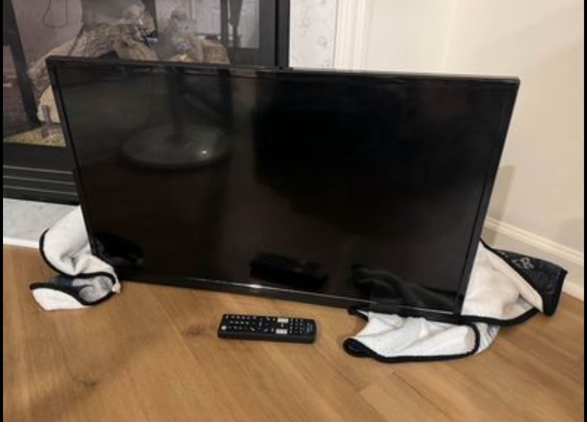 Insignia 24’ TV