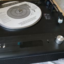 Victrola Eastwood Bluetooth Turntable W/speakers