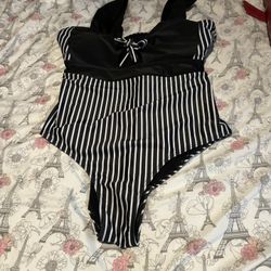 Women’s swimming suit