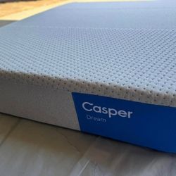 Casper Dream Hybrid Mattress (Queen Size) *LIKE NEW* / I can deliver!
