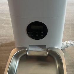 40 - Petlibro Automatic Pet Feeder (Clean & Tested)