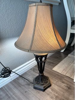 Lamp with two color heads