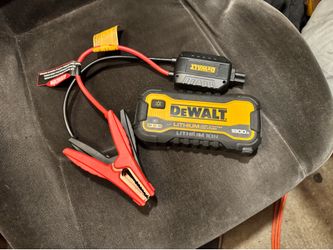 DeWalt car jumper 1800a