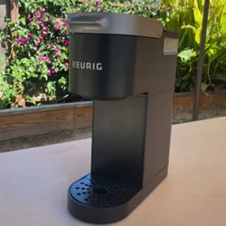 Keurig K-Mini Single-Serve K-Cup Pod Coffee Maker - Black