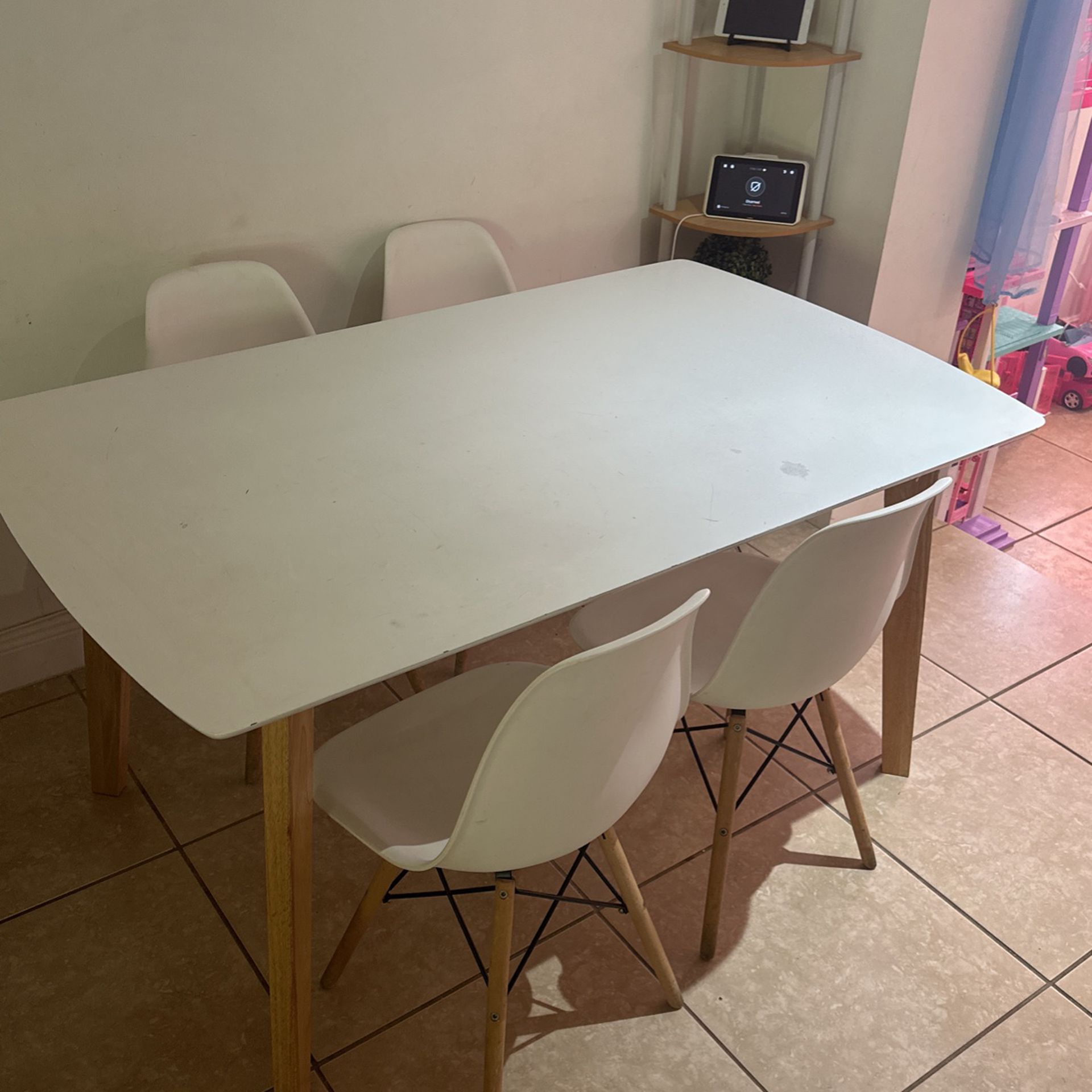 Table Set With 4 Chairs