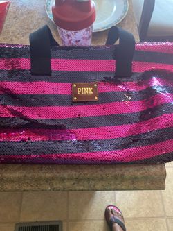 Vs pink duffel bag