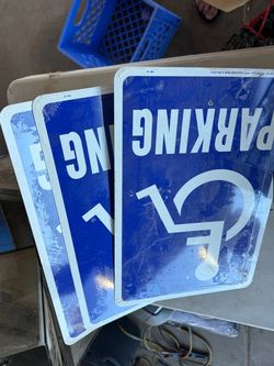 Handicap Parking Signs – Lot of 3