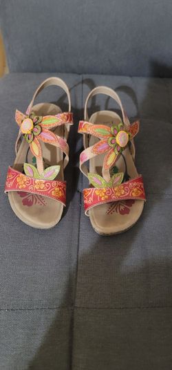 Latisse Sandles