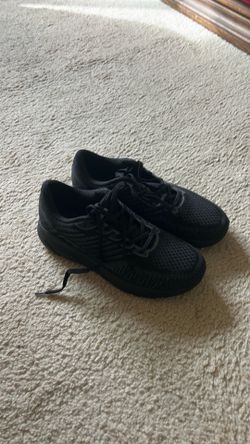 Men’s Size 11 New Whitin Shoes