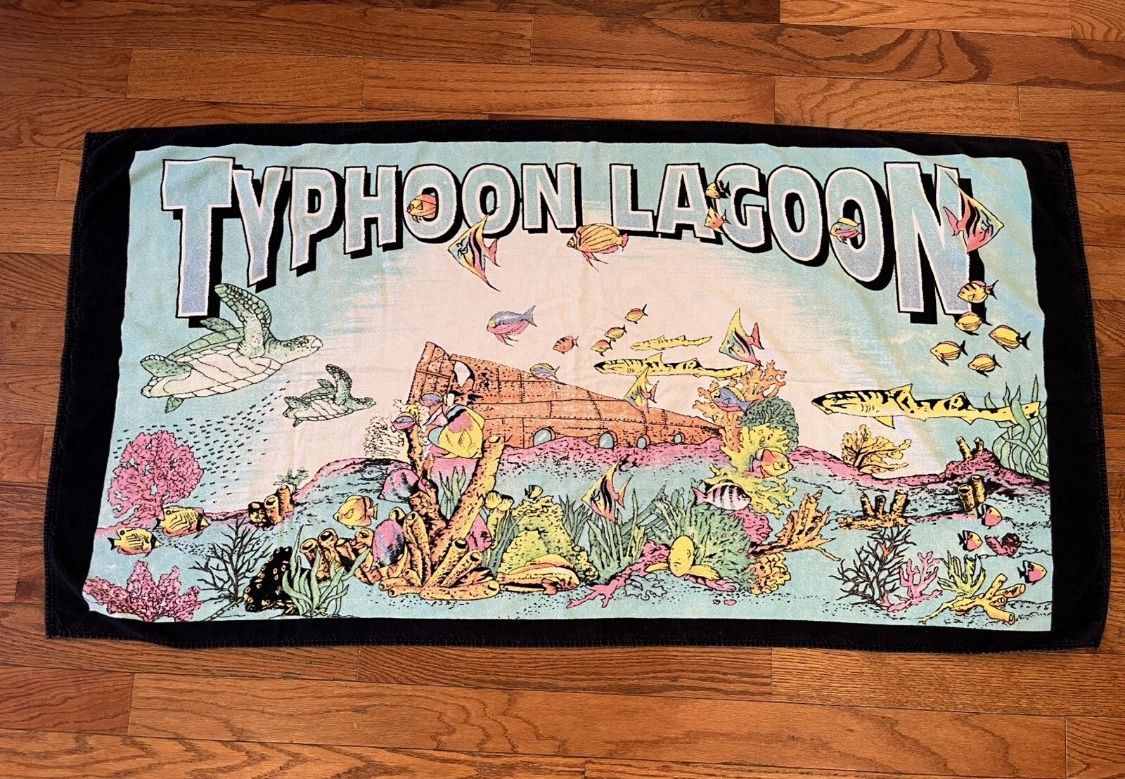 Disney Beach Towel Typhoon Lagoon Ocean Submarine Vintage 90s Y2K Retro