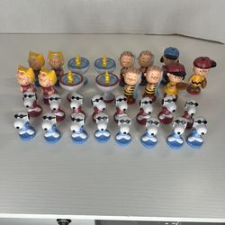 UFS Inc Peanuts Chess Pieces  Incomplete 