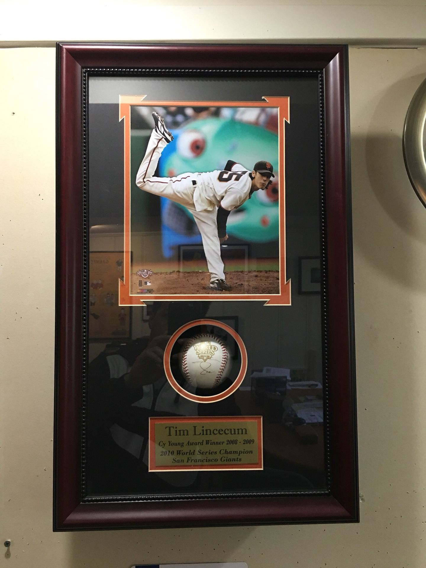 Tim Lincecum autograph on World Series baseball in shadow box frame