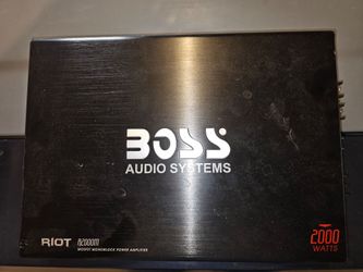 2000 watt Boss amp