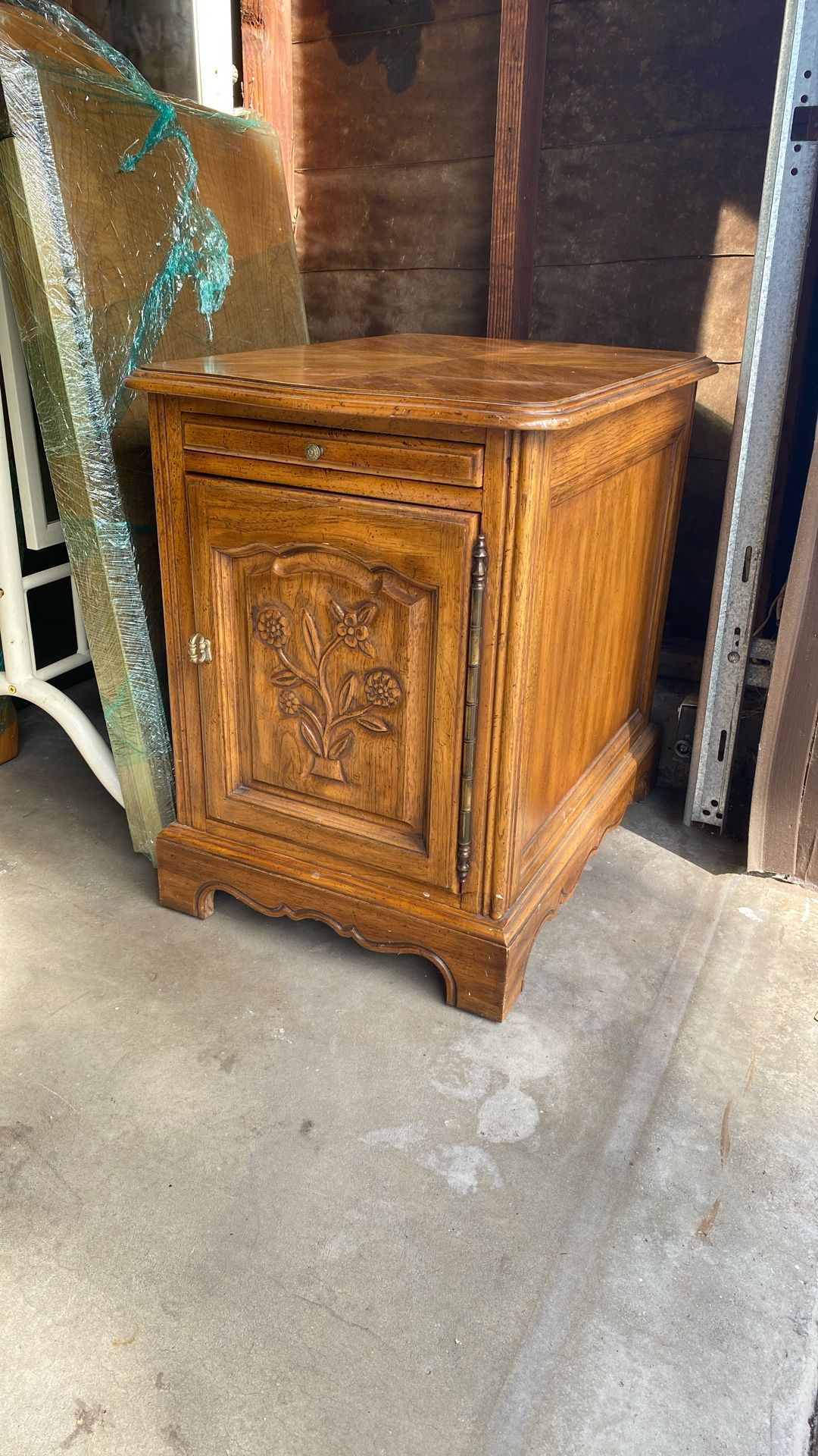 Drexel Heritage Cabernet II Storage End Table 