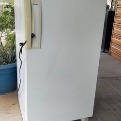 Tall Frezzer Work Great Condition 