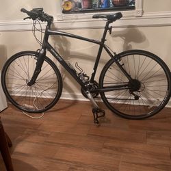 2012 Specialized Sirrus Hybrid Bike Charcoal Gray& Black 