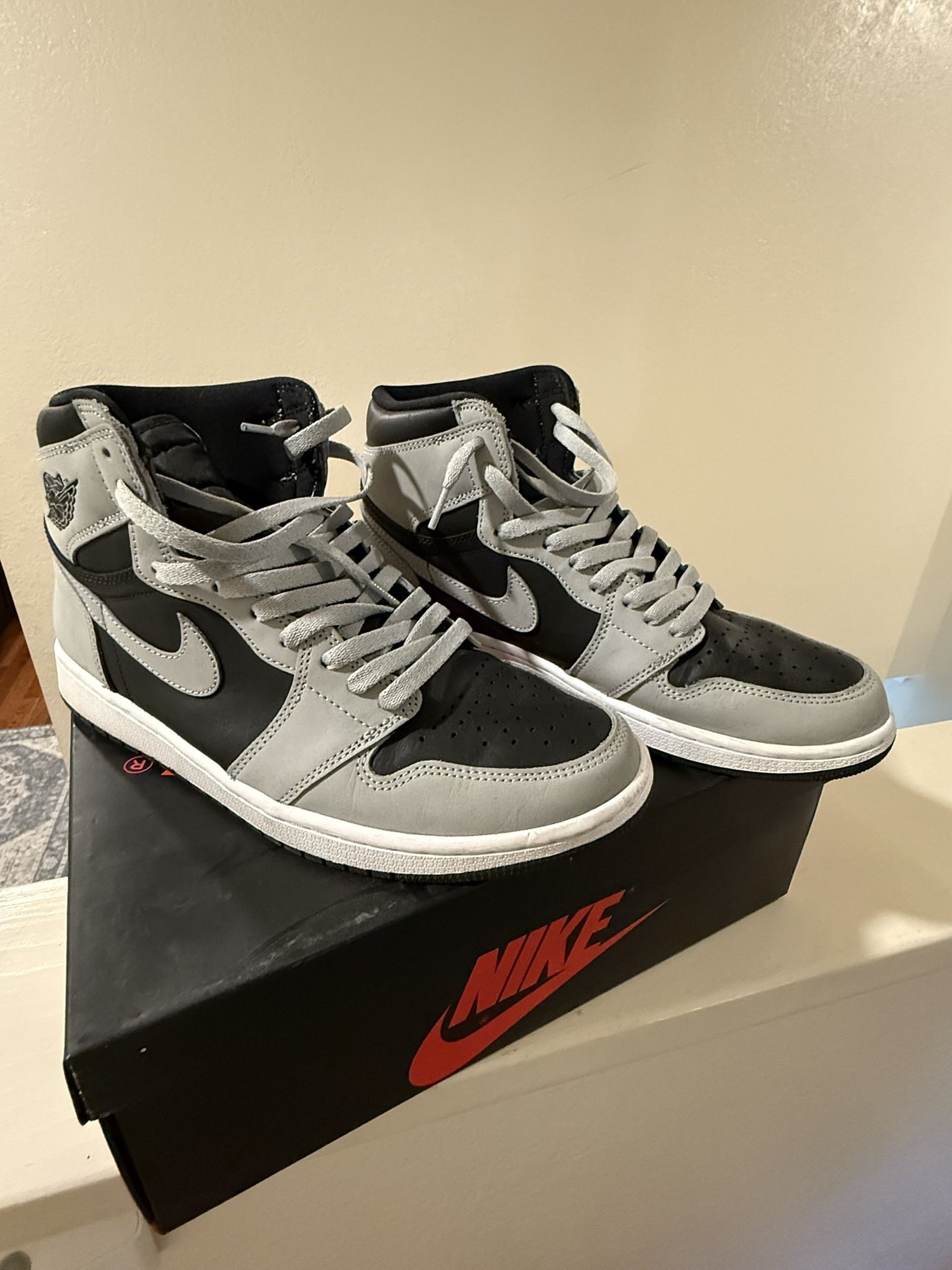 Nike Air Jordan Retro 1 High Shadow 2.0 Mens Size 11 Grey Black