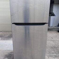 Frigidaire Refrigerator 