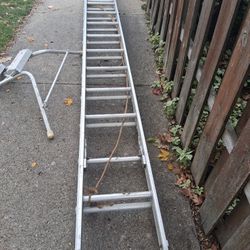 ALUMINUM LADDER 