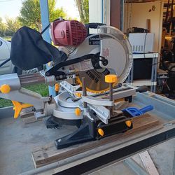 Chicago Electric Double-Bevel Sliding Compound Miter Saw 