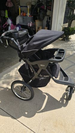 Graco Trax Jogger 2.0 jogging stroller.