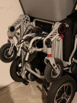Vivo Mobile travel wheel chair
