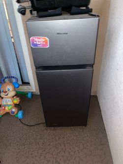 Medium Hisense fridge