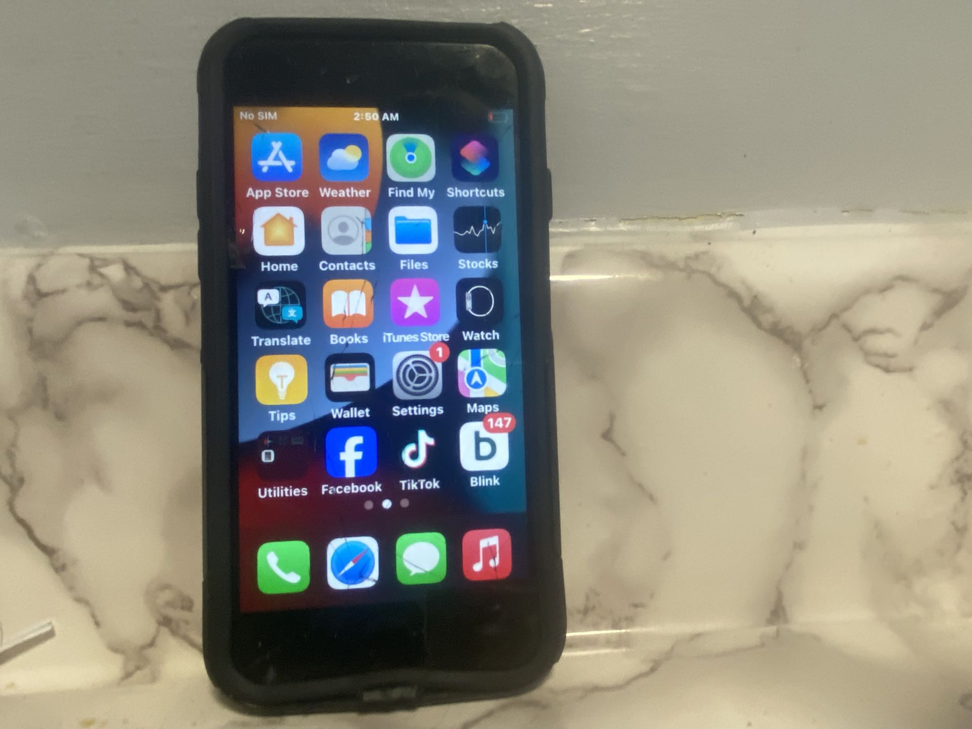 Working Iphone With Otterbox Case (Cracked Screen)