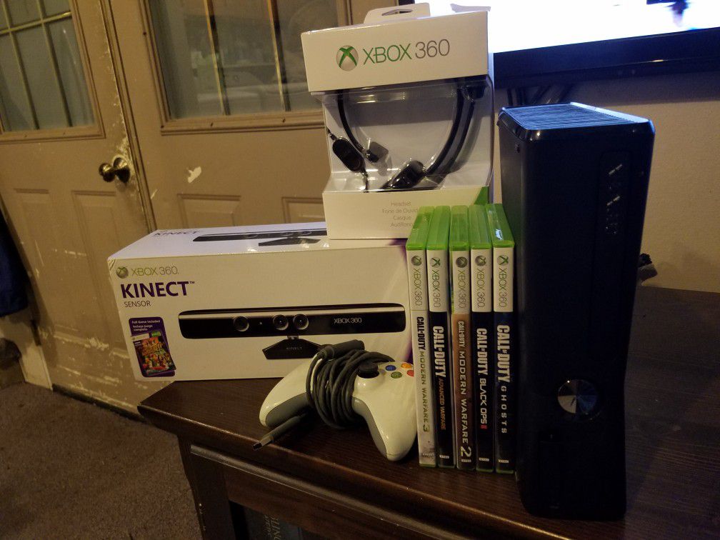 Modded Slim Xbox 360 w/Kinect, games and headset